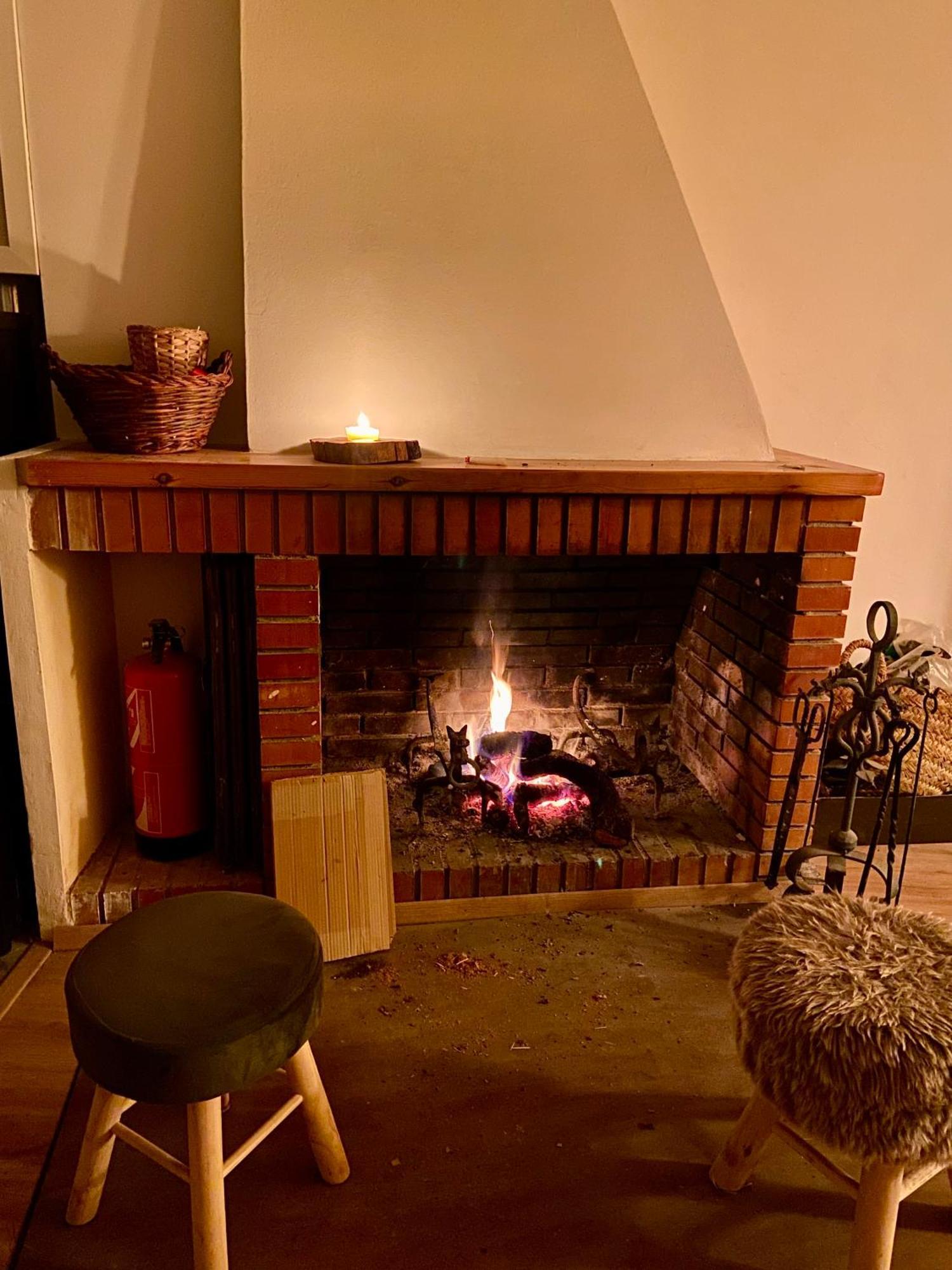 アヘル Casa Acollidora I Familiar Amb Jardi I Barbacoaヴィラ エクステリア 写真