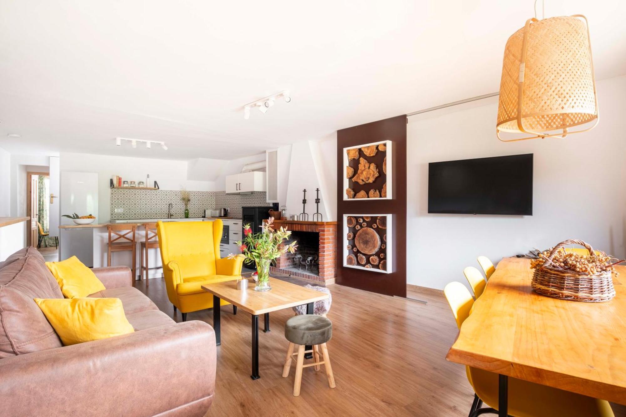 アヘル Casa Acollidora I Familiar Amb Jardi I Barbacoaヴィラ エクステリア 写真