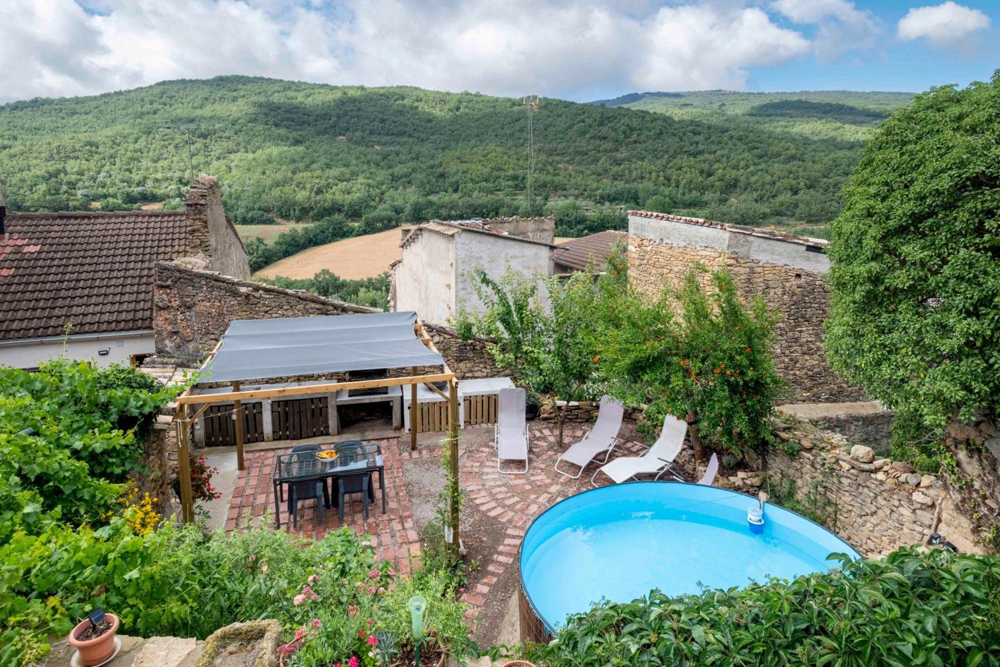 アヘル Casa Acollidora I Familiar Amb Jardi I Barbacoaヴィラ エクステリア 写真